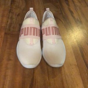 Puma tennis shoes